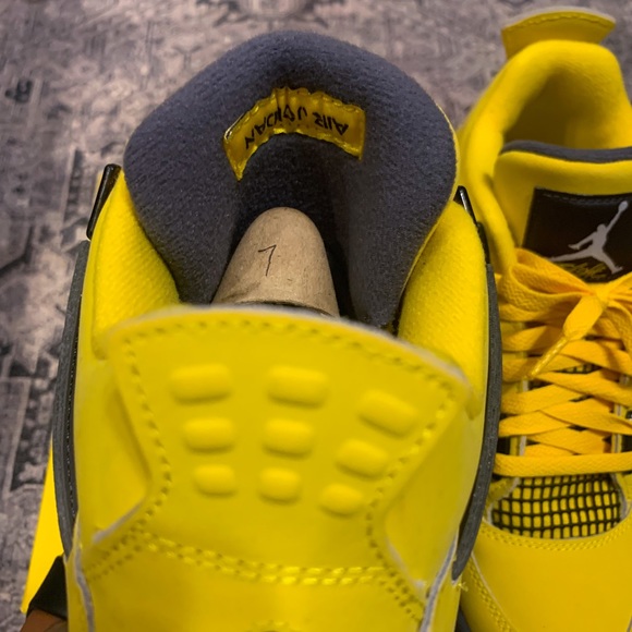 Air Jordan 4 Lightning main image 8